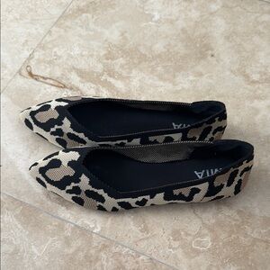 MIA Black and Tan Flats Stylish Loafers